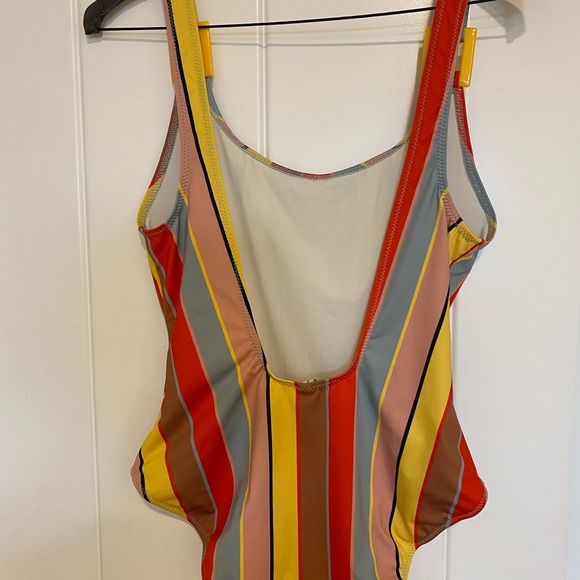 Solid & Striped swimsuit from Revolve - Picture 4 of 5